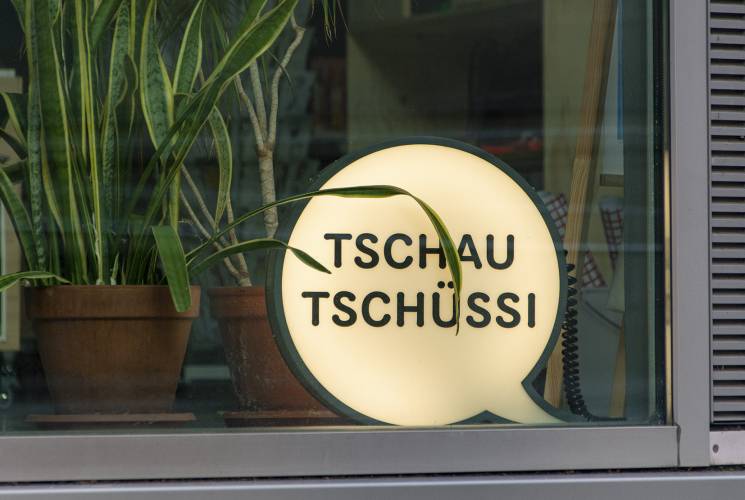 TSCHÜSSI
